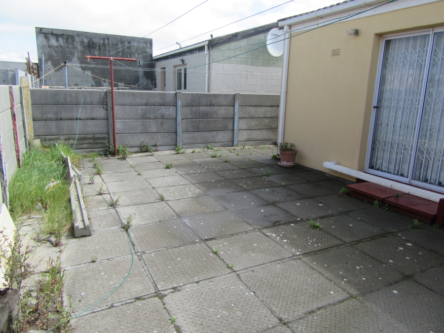 2 Bedroom Property for Sale in Rocklands Western Cape
